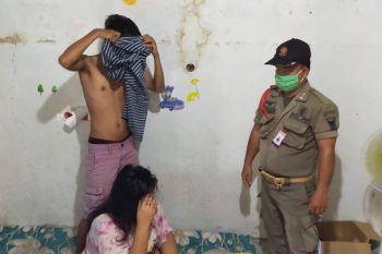 Satpol PP amankan tujuh pasangan tanpa surat nikah di Padang