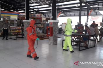 HK Cabang Terpeka semprot disinfektan di rest area dan gerbang tol