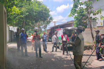 Pemkot Mataram edukasi masyarakat membuat cairan disinfektan