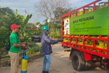 Pertamina semprot disinfektan pada fasilitas pendistribusian BBM