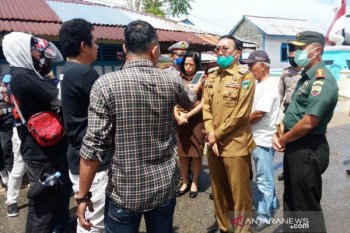 Penyemprotan disinfektan sasar objek wisata Pesisir Selatan