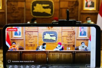 Gubernur Jatim minta dilakukan tes PCR kepada warga positif hasil "rapid test"