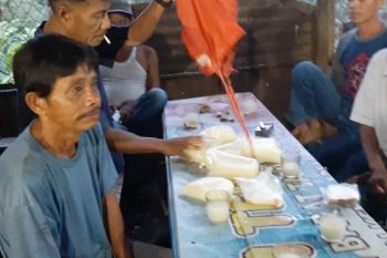 Warung tuak dirazia dan dibubarkan aparat di Sumbar