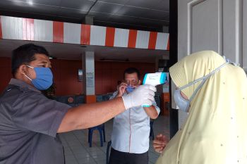 Kantor Pos Padang perpanjang masa pembayaran pensiunan hingga 27 April 2020