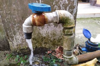 PDAM putus jaringan air bersih 678 pelanggan  karena menunggak iuran