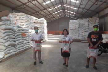 Dinsos Sitaro Pastikan Ketersediaan Beras Bulog Masih Cukup