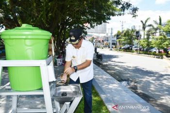 Pemkab Poso sediakan tempat cuci tangan