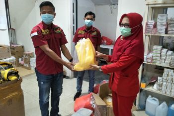 Melayu Raya Karimun bantu alat pelindung diri tenaga medis COVID-19