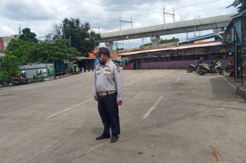 Terminal Lebak Bulus Jakarta sepi ditinggal penumpang