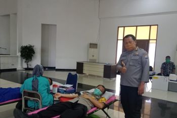 Polda Sumbar gelar donor darah bantu persediaan darah saat wabah COVID-19