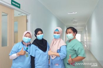 Kisah tenaga medis di ruang isolasi COVID-19
