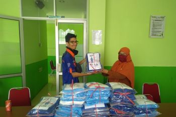 Abud's Kebab Payakumbuh bantu 60 APD untuk tenaga medis