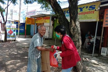 Unhas bantu kebutuhan pokok warga terdampak COVID-19