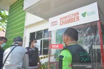 Dompet Dhuafa serahkan bilik disinfektan ke Dinkes Sulsel