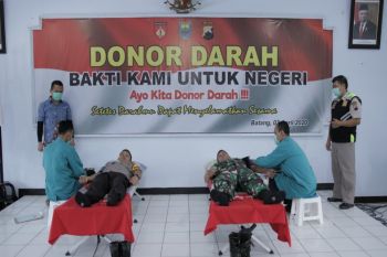 Personel Polres dan Kodim Batang sumbang 71 kantong  darah