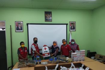 PMI distribusikan APD untuk penanganan COVID-19