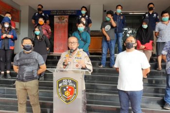 18 orang tidak patuh pembatasan sosial ditangkap polisi
