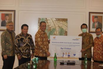 AXA Mandiri-Bank Mandiri sediakan proteksi jiwa 35 ribu tenaga kesehatan
