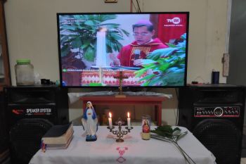 Umat Katolik Keuskupan Manado rayakan Minggu Palma melalui TVRI-Live streaming-Radio