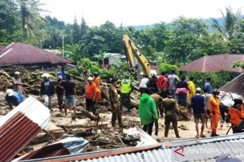 Dua korban longsor Guguak Malalo  ditemukan meninggal