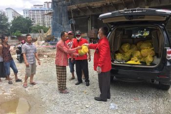 PDIP Malaysia bantu bahan makanan TKI terdampak COVID-19