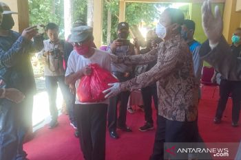 USN Kolaka kembali salurkan sembako kepada mahasiswa
