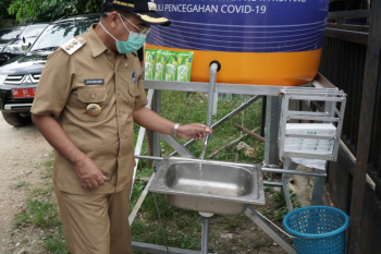 BI NTT bantu wastafel bagi warga Kota Kupang