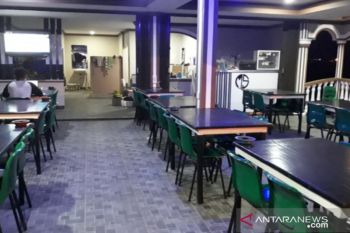 Pemilik usaha di Tanjungpinang dilarang sediakan meja dan kursi