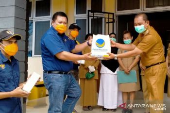 RSUD Kolonodale  dapat bantuan 300 masker dari NasDem