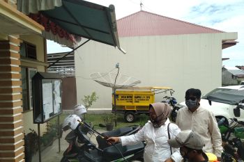 Anggota DPRD Payakumbuh produksi 15.000 masker untuk dibagikan ke masyarakat