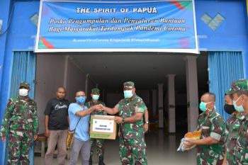 Kodam XVII/Cenderawasih salurkan bantuan sembako terdampak COVID-19