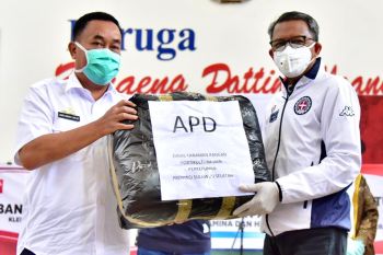 Berbagai elemen di Sulsel berikan bantuan bahan pokok dan APD