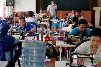 Ganjar borong 3 juta masker hasil produksi UMKM di  Jateng