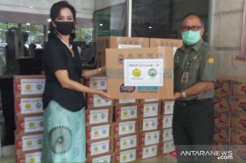 Polda Papua serahkan bantuan terdampak corona ke posko "The Spirit Of Papua"