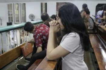 Ibadah Jumat Agung dan Paskah dialihkan ke rumah