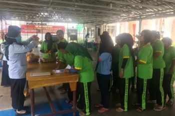 Lapas perempuan Bandarlampung bagikan 400 masker bantu cegah COVID-19