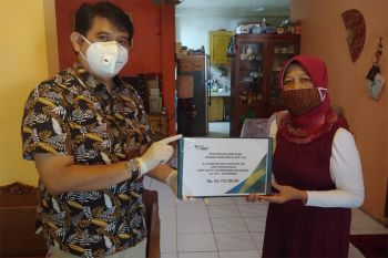 Pandemi COVID-19, BPJAMSOSTEK Semarang Majapahit datangi rumah ahli waris serahkan santunan