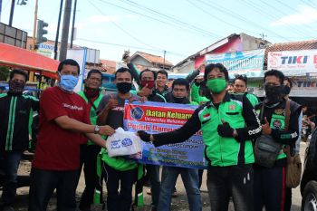 Ikatan Keluarga Alumni UMP targetkan 1.000 paket sembako untuk warga