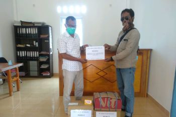 PT. III Bagikan Vitamin C ke Warga Desa Marok Kecil