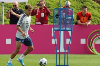 MU turut berburu alumnus Liverpool