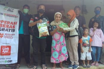 ACT Madiun salurkan bahan pangan untuk warga terdampak COVID-19