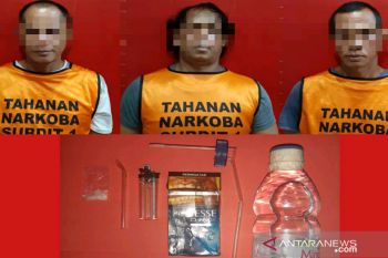 Polda Kalimantan Selatan tangkap   tiga pelaku pesta sabu-sabu