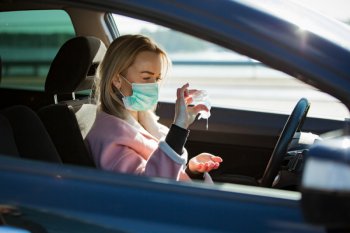 Jangan gunakan hand sanitizer saat akan membersihkan mobil