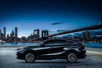 Terlambat produksi, Toyota hentikan pesanan Harrier