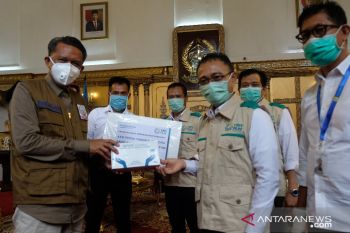 YBM PLN bantu satu ton beras dan 100 APD untuk Pemprov Sulsel