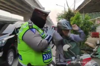 Pelanggar PSBB wajib isi surat pernyataan polisi