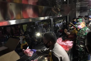 Kodam-Polda Maluku buka dapur umum untuk warga terdampak wabah COVID-19