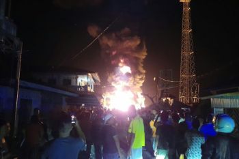 Seorang ABK tewas dalam tiga kapal terbakar di Nias Selatan