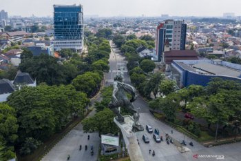 OJK memastikan industri jasa keuangan tetap beroperasi selama PSBB