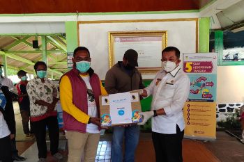 Papua Muda Inspiratif Bantu APD tenaga medis RSUD Abepura